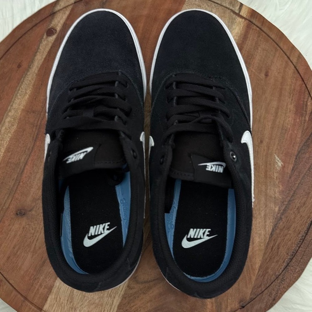 Nike SB Charge Solarsoft Black White Suede Low Top Sneakers IM4399-001 Womens 10 - Picture 9 of 10